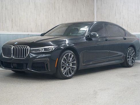Used 2020 BMW 750i xDrive w/ Executive Package AWD/4WD image 4