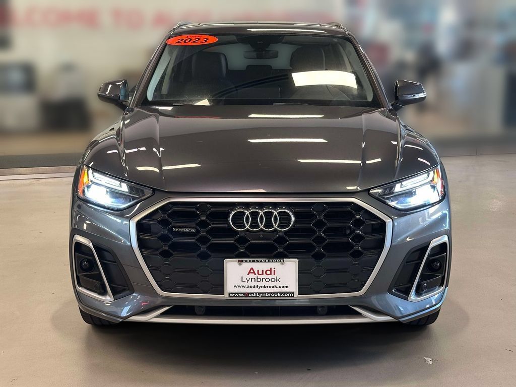 Used 2023 Audi Q5 2.0T Premium Plus w/ Premium Plus Package AWD/4WD image 2