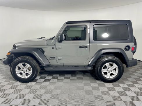 Used 2023 Jeep Wrangler Sport S image 2