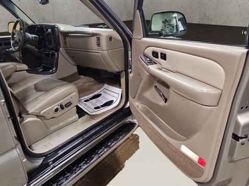 Used 2003 GMC Yukon XL Denali image 18