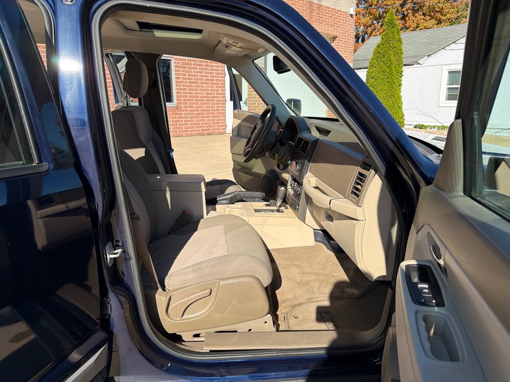 Used 2012 Jeep Liberty Sport w/ Driver Convenience Group AWD/4WD image 11