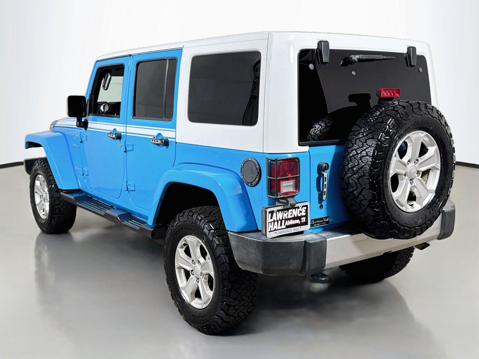 Used 2017 Jeep Wrangler Unlimited Sahara w/ Quick Order Package 24E Chief AWD/4WD image 6