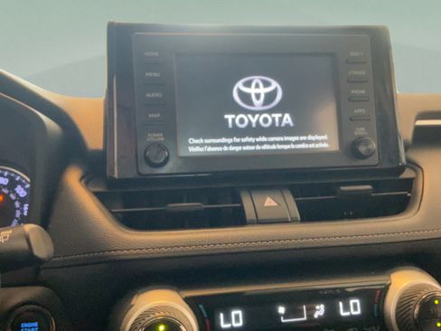 Used 2019 Toyota RAV4 XLE w/ Convenience Package FWD image 13