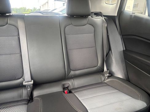 Used 2025 Chevrolet Trax LT w/ LT Convenience Package FWD image 31