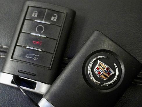 Used 2013 Cadillac XTS Premium image 28