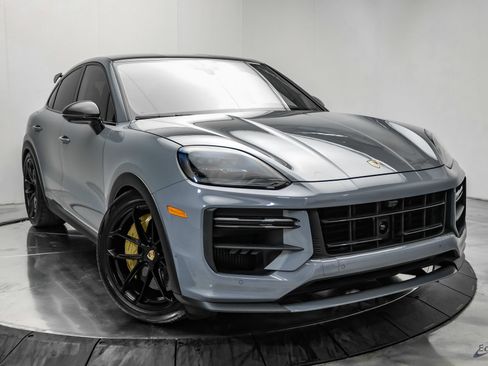 Used 2024 Porsche Cayenne Turbo GT AWD/4WD image 24