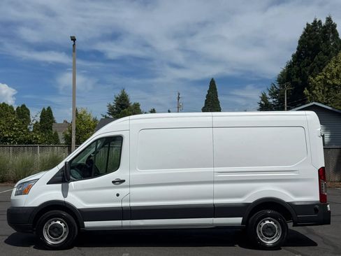 Used 2018 Ford Transit 250 148 Medium Roof RWD image 2