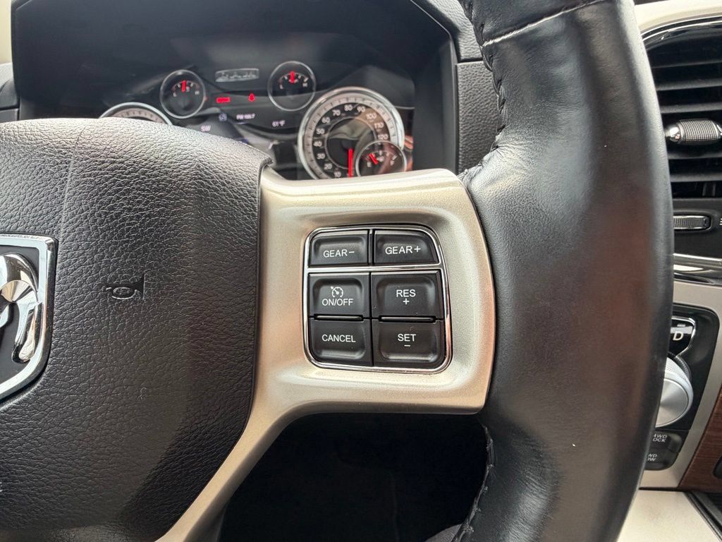Used 2016 RAM 1500 Laramie w/ Convenience Group AWD/4WD image 17