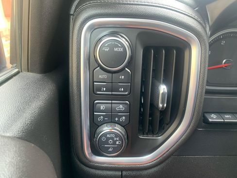 Used 2020 Chevrolet Silverado 2500 High Country w/ Technology Package AWD/4WD image 32