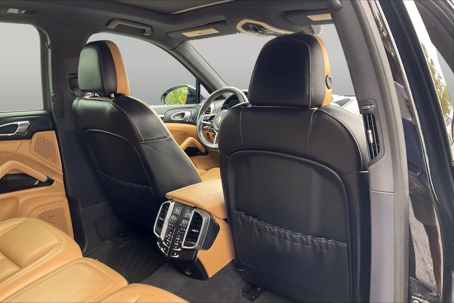 Used 2018 Porsche Cayenne AWD/4WD image 19