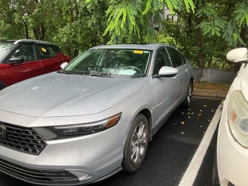 Used 2024 Honda Accord EX image 11