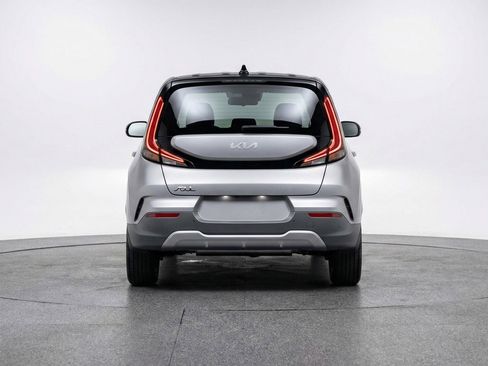 Used 2025 Kia Soul LX w/ LX Technology Package image 7