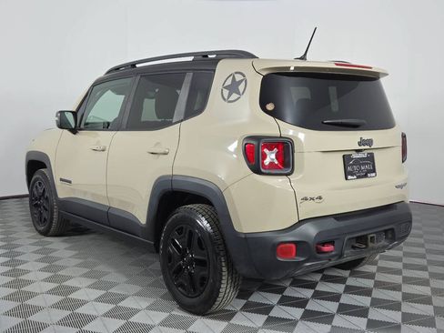 Used 2017 Jeep Renegade Trailhawk AWD/4WD image 5