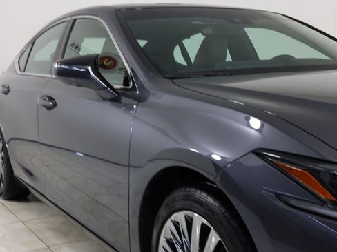 Used 2024 Lexus ES 350 Ultra Luxury w/ Accessory Package (Z2) image 38