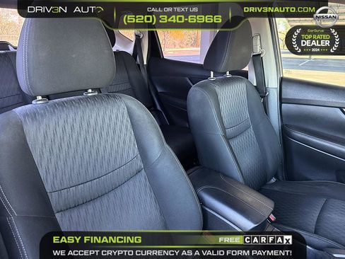 Used 2018 Nissan Rogue S image 15