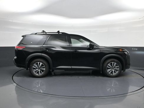 New 2026 Nissan Pathfinder SL FWD image 10
