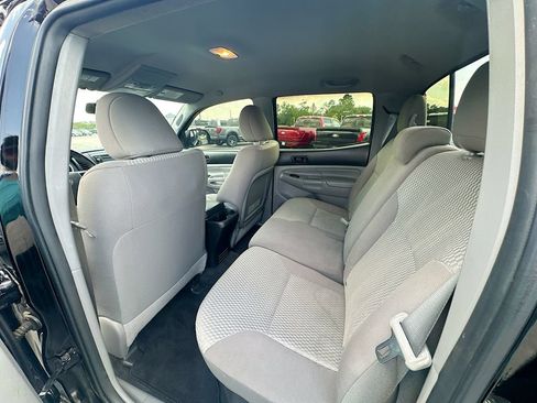 Used 2015 Toyota Tacoma PreRunner w/ Convenience Package RWD image 4