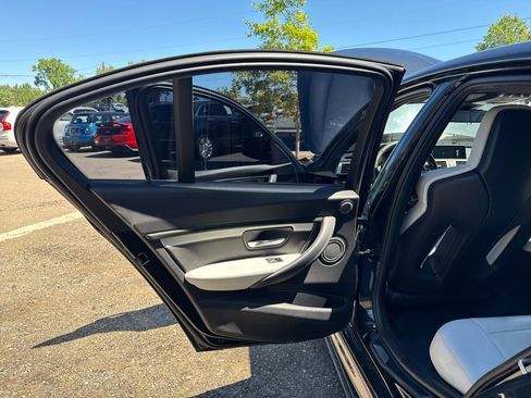 Used 2016 BMW M3 RWD image 17