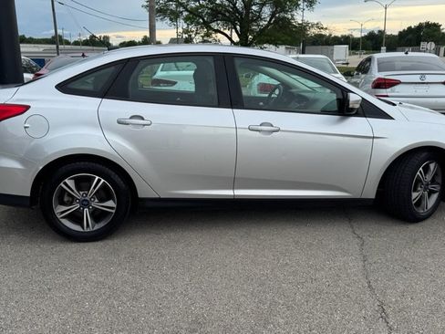 Used 2017 Ford Focus SE FWD image 9