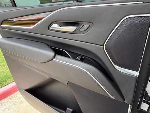 Used 2023 Cadillac Escalade ESV Luxury w/ LPO, Floor Liner Package RWD image 18