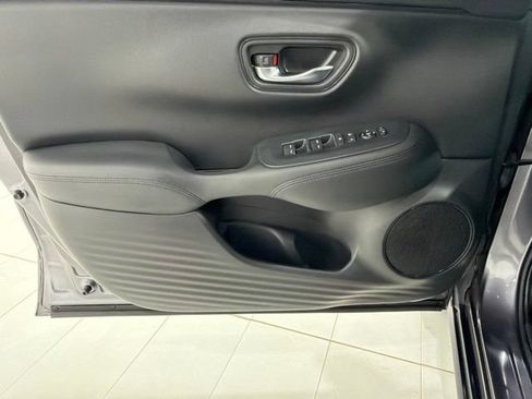 Used 2024 Honda HR-V LX image 10