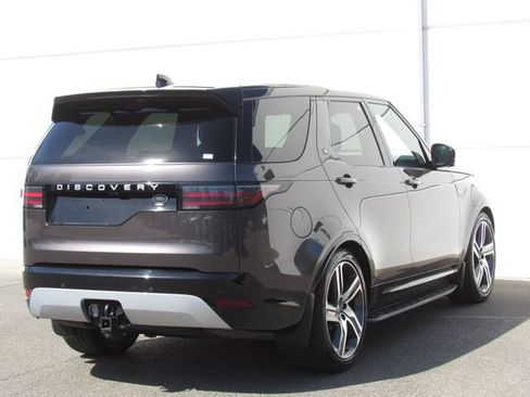 Used 2023 Land Rover Discovery Metropolitan Edition AWD/4WD image 6