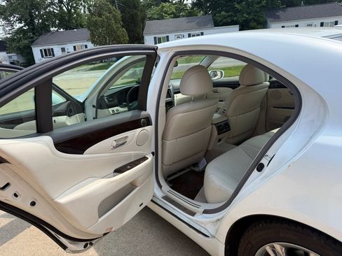 Used 2008 Lexus LS 460 RWD image 12