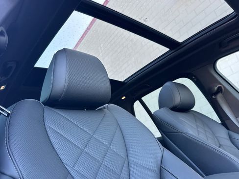 Used 2025 BMW X5 xDrive50e w/ Premium Package image 18
