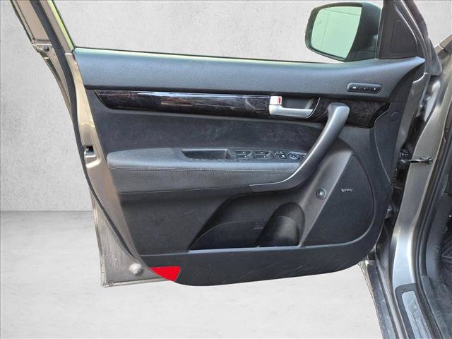 Used 2015 Kia Sorento SX FWD image 13