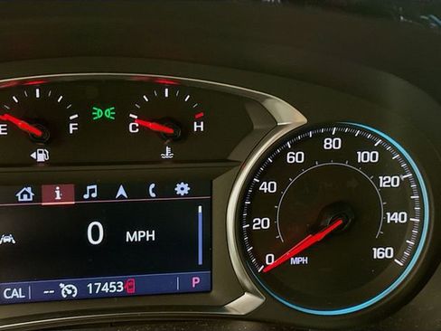 Used 2023 Chevrolet Traverse LT image 13