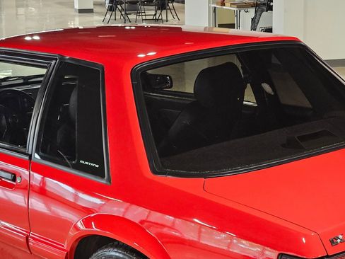 Used 1988 Ford Mustang LX image 21