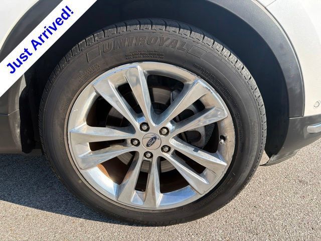 Used 2018 Ford Explorer Limited w/ Equipment Group 301A FWD image 19