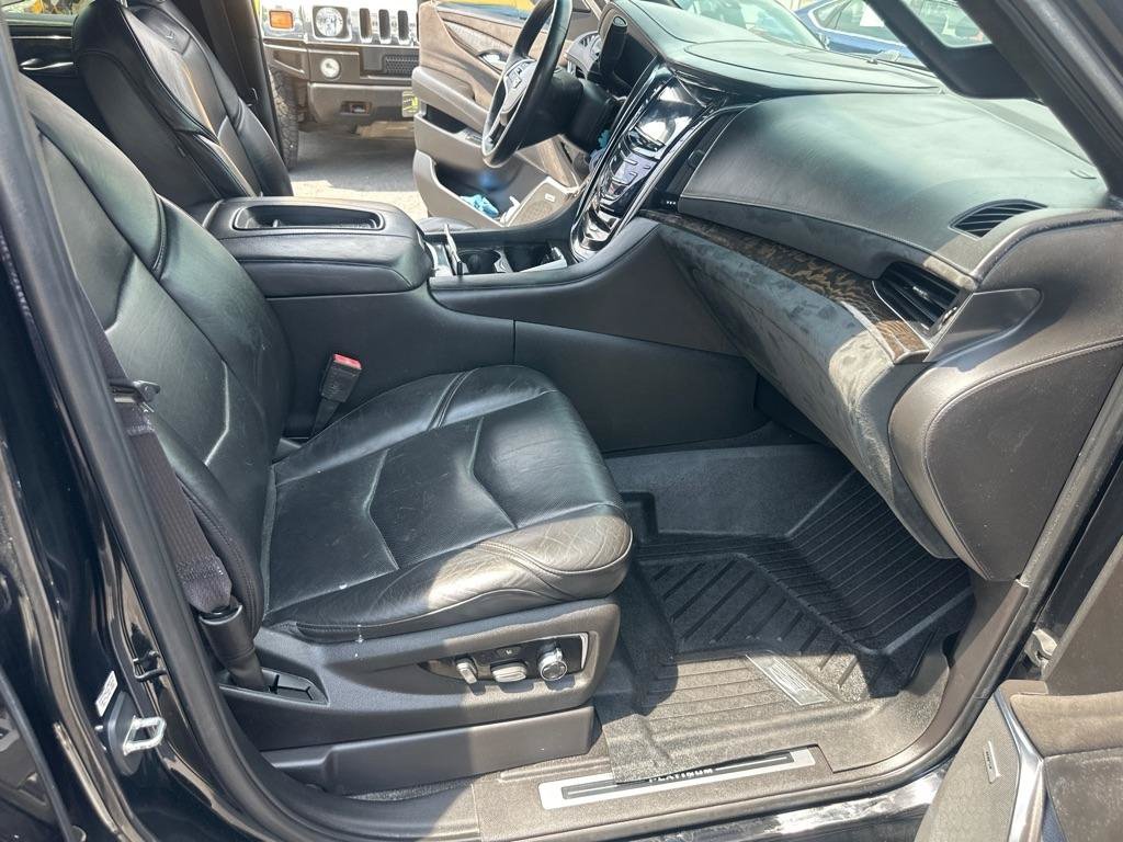 Used 2016 Cadillac Escalade Platinum AWD/4WD image 35