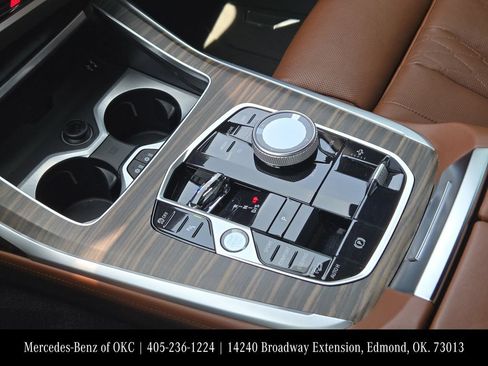 Used 2025 BMW X7 M60i AWD/4WD image 17