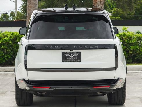 Used 2025 Land Rover Range Rover SE image 6