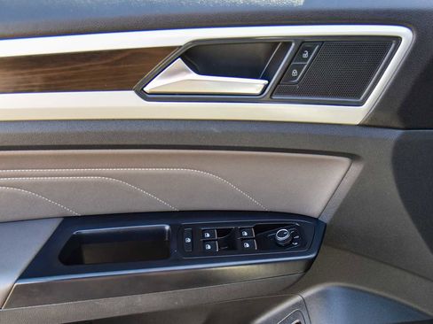 Used 2021 Volkswagen Atlas SE image 15