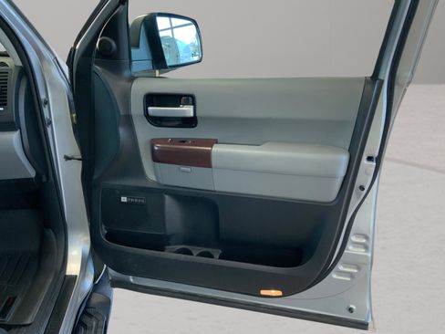 Used 2013 Toyota Sequoia Platinum AWD/4WD image 36