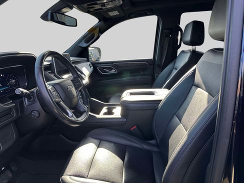 Used 2022 Chevrolet Tahoe Z71 w/ Luxury Package image 16