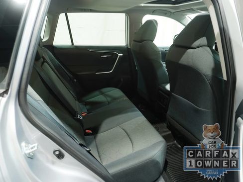 Used 2021 Toyota RAV4 XLE w/ Convenience Package AWD/4WD image 18