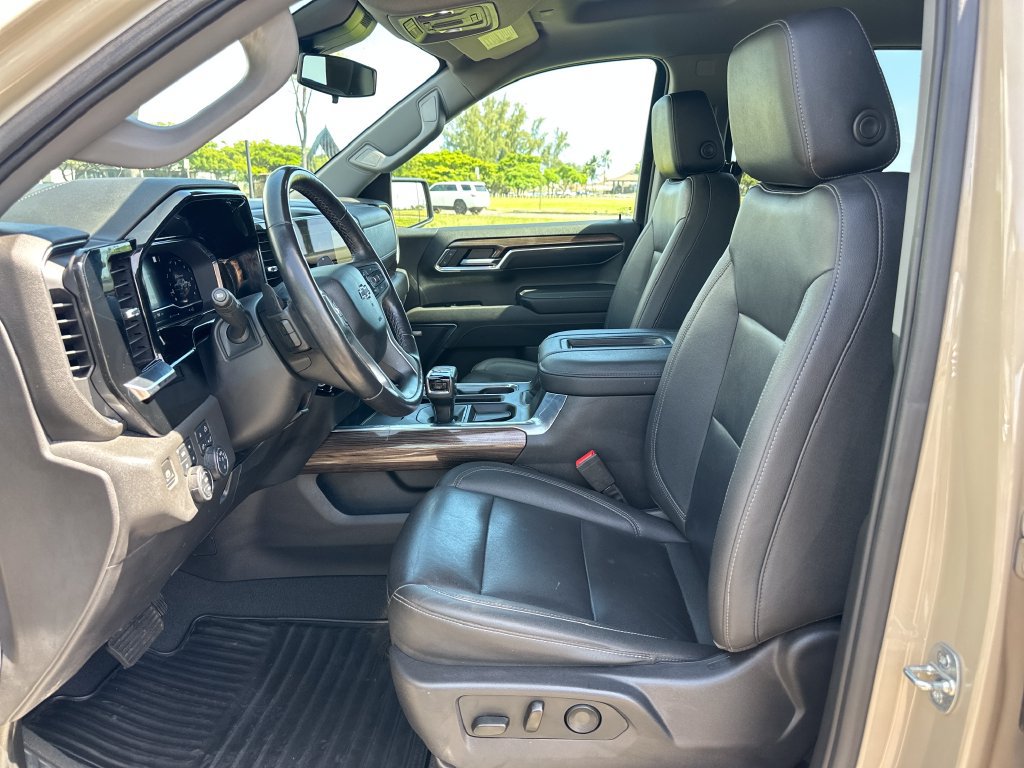 Used 2022 Chevrolet Silverado 1500 LT Trail Boss w/ LT Trail Boss Premium Package AWD/4WD image 13