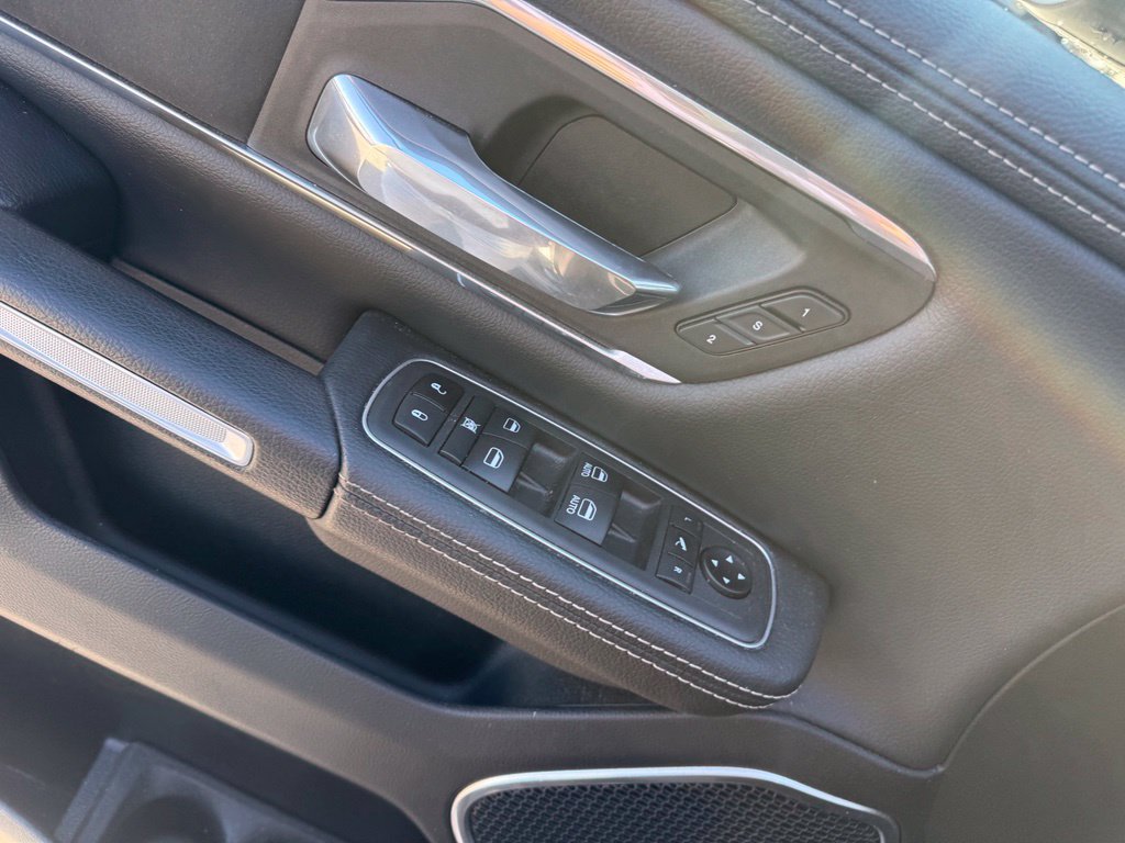 Used 2021 RAM 1500 Laramie AWD/4WD image 6