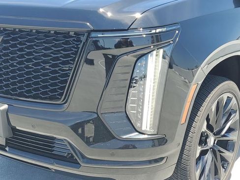 Certified 2025 Cadillac Escalade Sport Platinum w/ LPO, ONYX Package AWD/4WD image 10