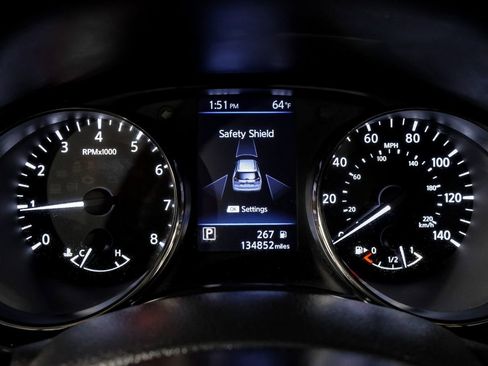 Used 2018 Nissan Rogue SV image 19