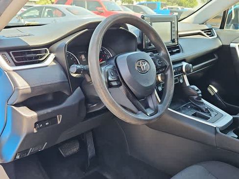 Used 2021 Toyota RAV4 XLE FWD image 10