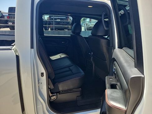 Used 2024 Nissan Titan PRO-4X w/ Pro-4x Convenience Package AWD/4WD image 15