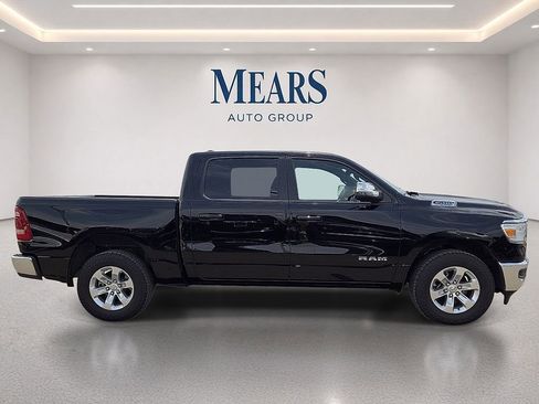 Used 2024 RAM 1500 Laramie AWD/4WD image 6