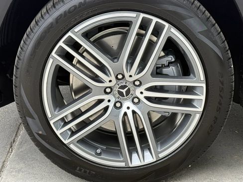 Used 2025 Mercedes-Benz GLS 450 4MATIC image 8