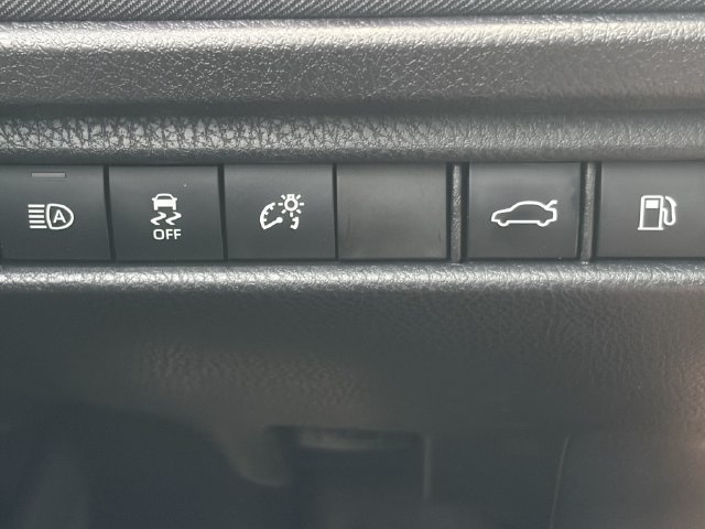 Used 2025 Toyota Camry LE w/ Convenience Package FWD image 22