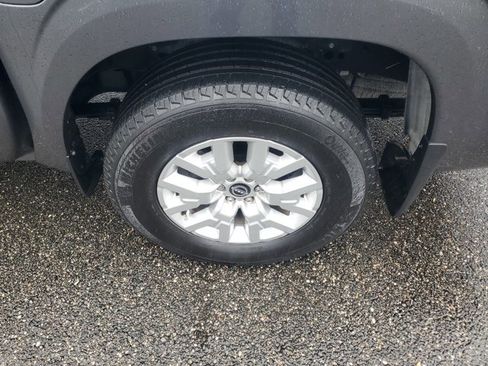 Used 2023 Nissan Frontier SV w/ SV Convenience Package image 6