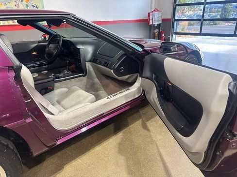 Used 1995 Chevrolet Corvette Coupe RWD image 59